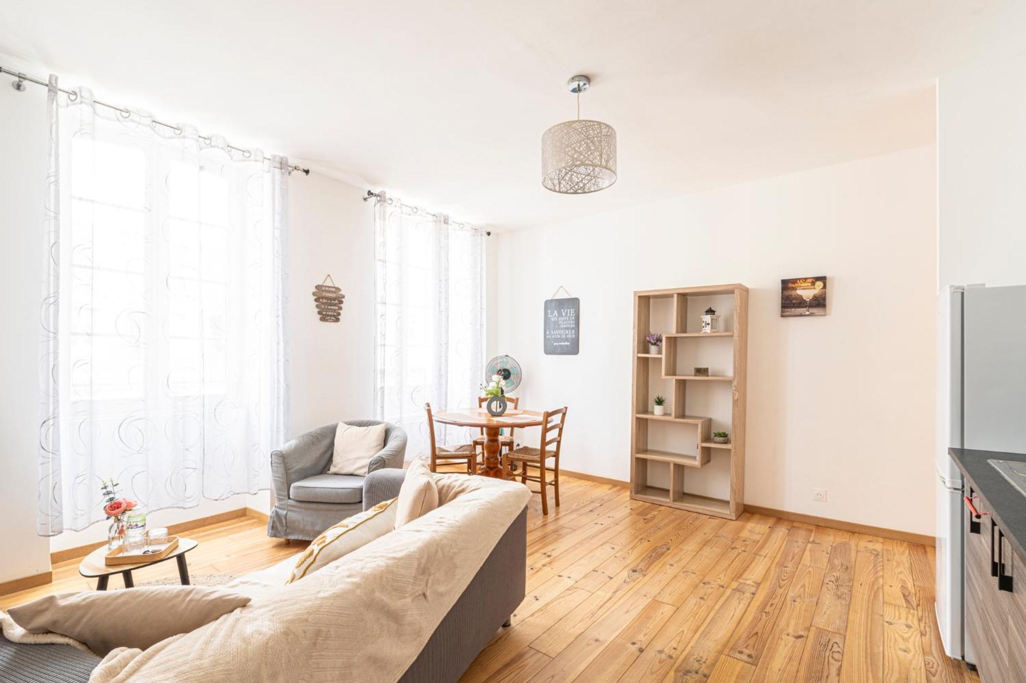 Le Douillet Bearnais Apartment Pau Ngoại thất bức ảnh